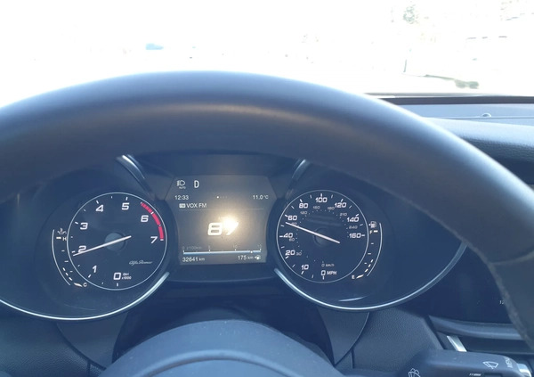 Alfa Romeo Giulia cena 83000 przebieg: 34100, rok produkcji 2017 z Legionowo małe 154